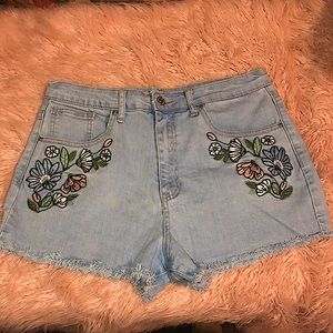 Light washed Jean shorts